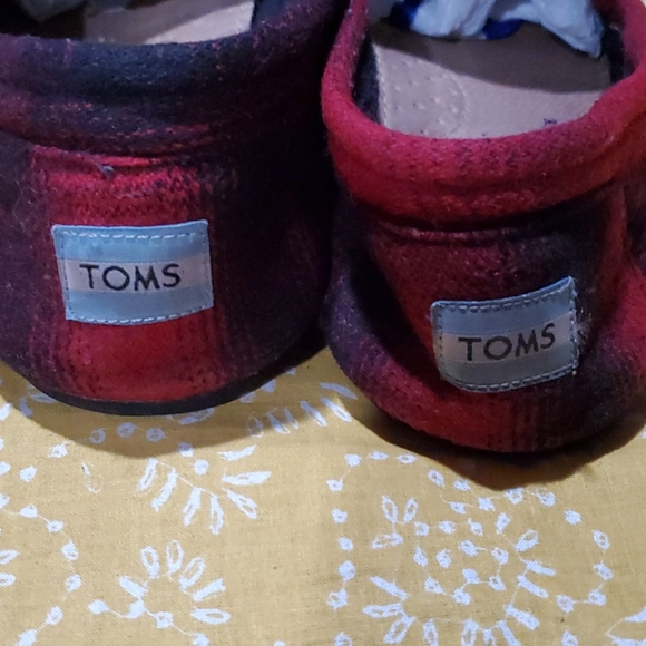 Toms - Picture 3 of 6